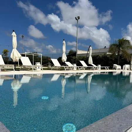 Dimora Tauro 4* ファザーノ