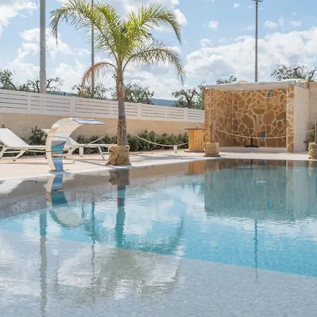 Dimora Tauro Bed & Breakfast 4*